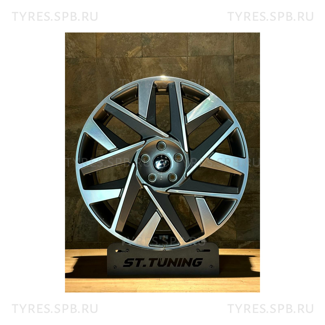 Купить литые диски Hyundai 1072 GMF Replica ST 7.5x20 5x114.3 67.1 ET48 в  Санкт-Петербурге по отличной цене.